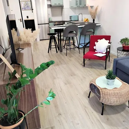 Apartment Center Pia *